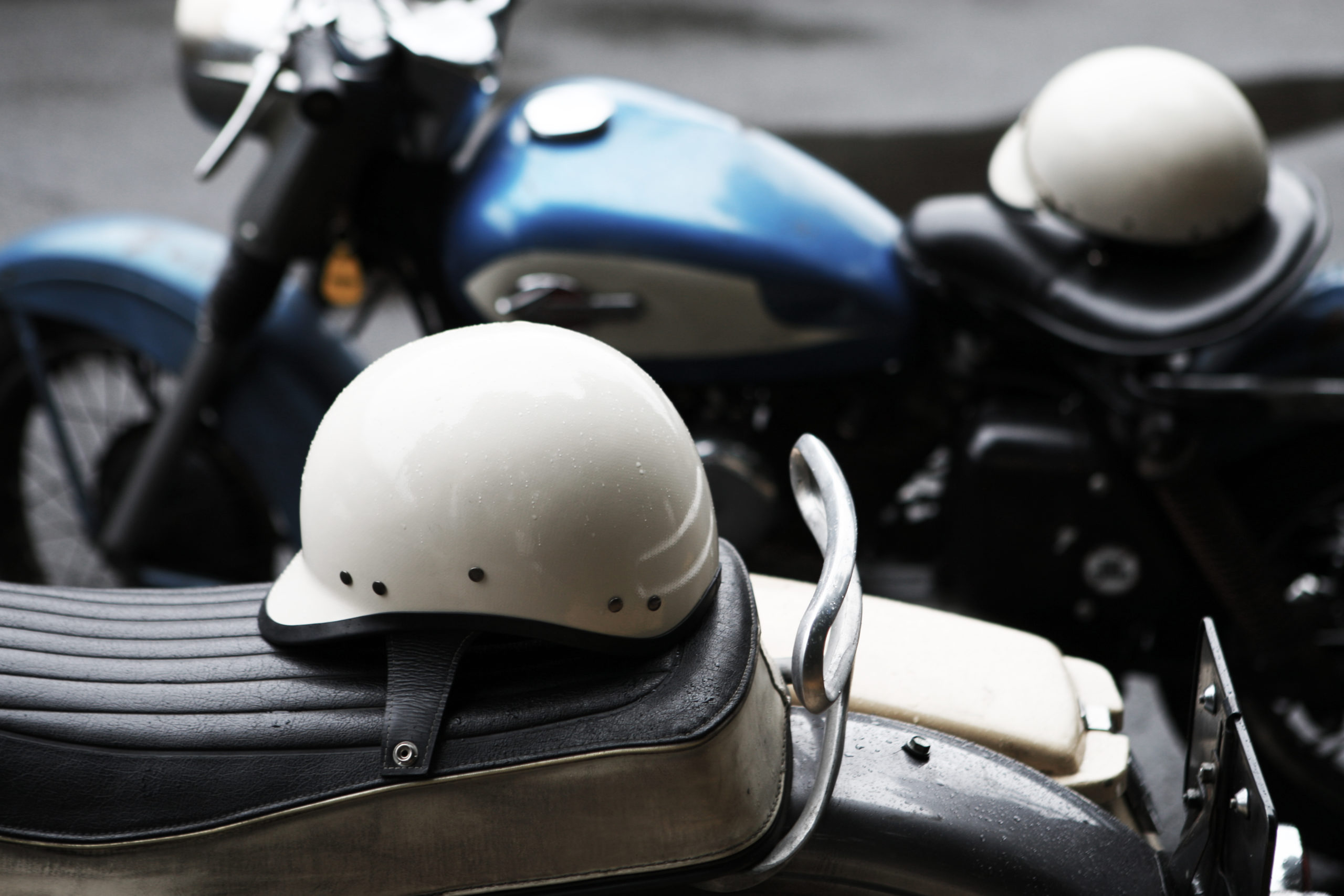 ハードリードライバブル ヘルメット - オートバイアクセサリー