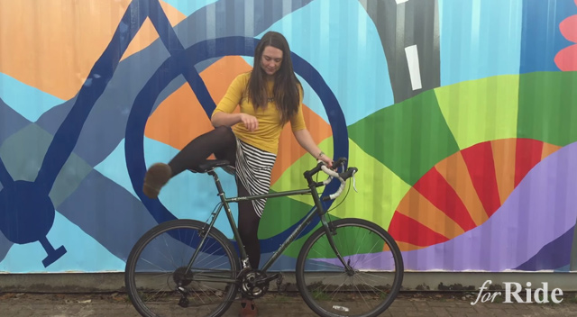 女性考案の自転車パンチラ防止術が話題！スコットランドの自転車イベント「サイクルハック」で発表