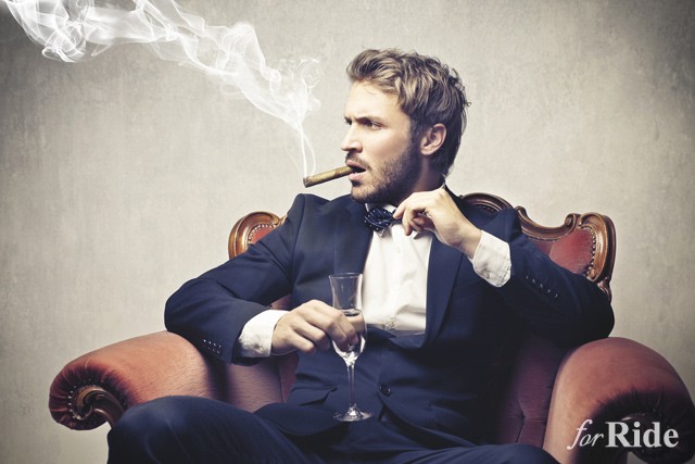 タバコを吸う男性は恋愛対象にならない!? 独身女性の約5割が回答
