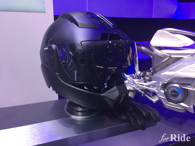 ヤマハ発動機とソニーが共同開発を進めるスマートヘルメット【東京モーターショー2015】