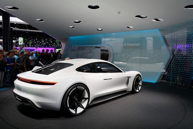 ポルシェの電気自動車「ミッションE」の市販化が決定！発売は2020年か？