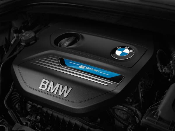 BMWがPHEVモデルで攻勢！「330e」と「225xe」を同時リリース