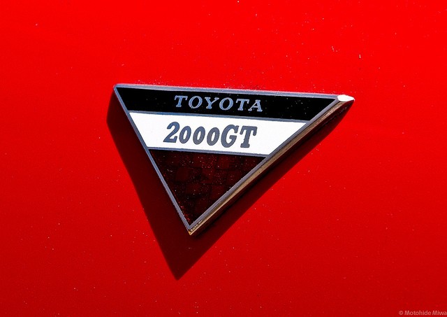 当時日本唯一のスーパーカーだった!? トヨタ「2000GT」について2分で学ぶ