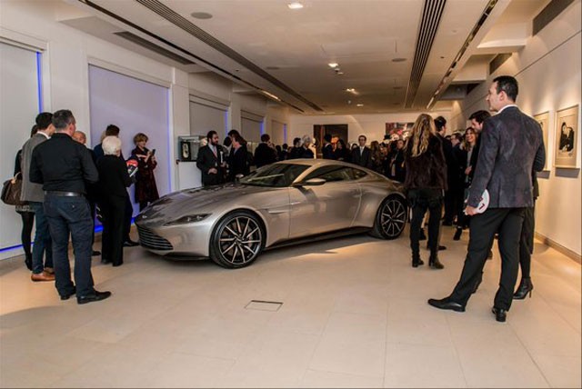映画「007スペクター」専用ボンドカー、アストンマーチンの落札価格は約４億円！