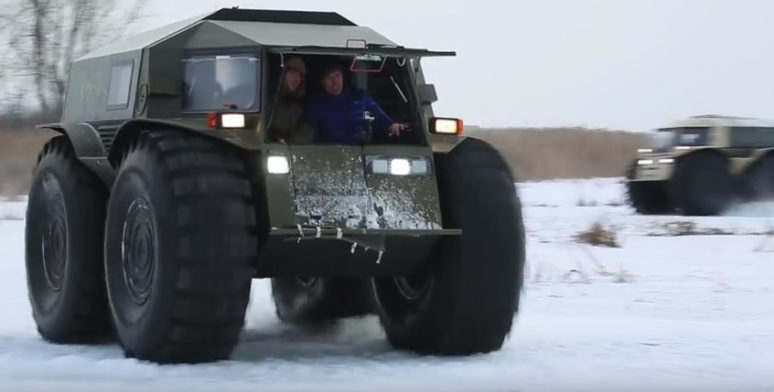 雪道や水上も走れちゃう？チョロQみたいなロシア製ATV「SHERP」の走破性が凄過ぎる！