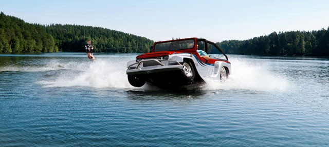 男心をくすぐられる！砂漠から海上まで走れる水陸両用車「WaterCar Panther」