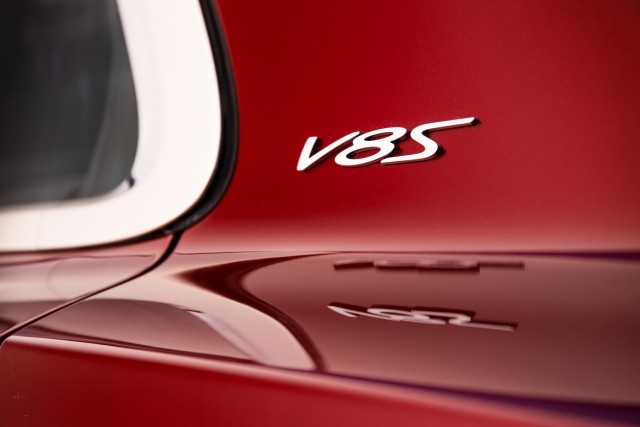 ベントレーの高級4ドアセダン、フライングスパーの528ps仕様「V8S」がジュネーブでお披露目！