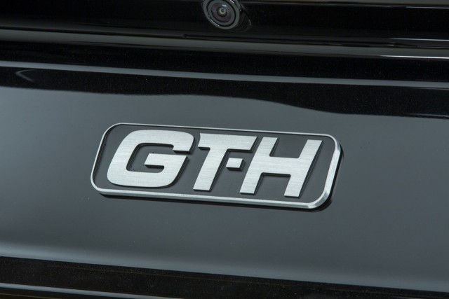 140台生産したのに1台も販売しないシェルビー「GT-H」とは？【ニューヨーク国際オートショー16】