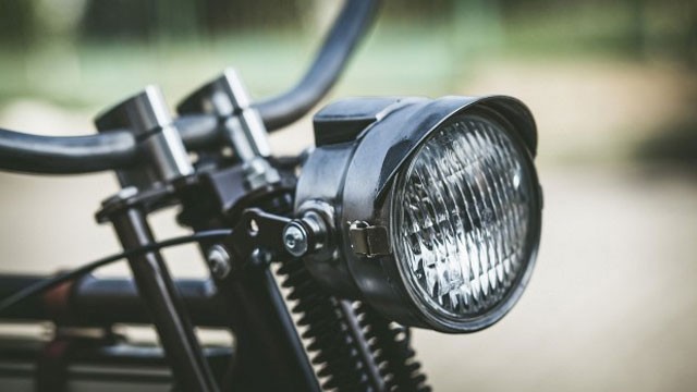 ビンテージハーレー「5D」を彷彿させるペダル付き電動バイク「Kosynier」