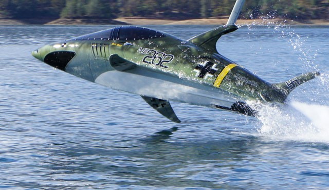 なにこれ戦闘機みたい！サメ型潜水艇「Seabreacher X」は泳ぎがおジョーズ！