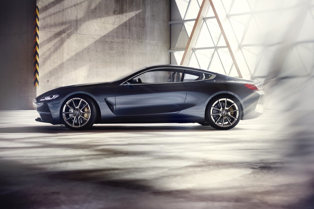 至極のドライビングマシンは2018年リリース予定！BMW「コンセプト８シリーズ」は流麗なクーペ！