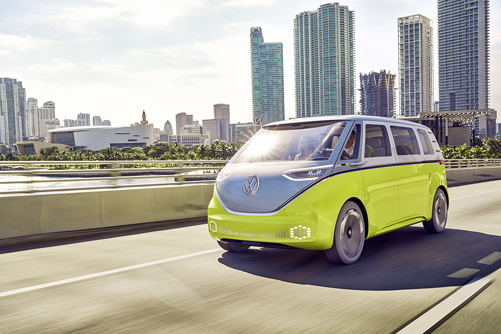 コレは事件だ！VWがEVミニバンのコンセプトカー「I.D. BUZZ」の市販化を公式発表した！