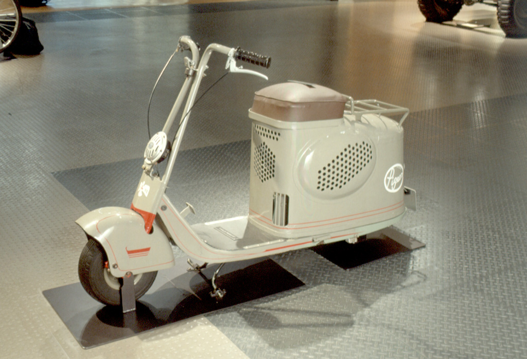 国産スクーターの名車！「シルバーピジョン」が展示されるイベントを見に、トヨタ博物館に行こう！