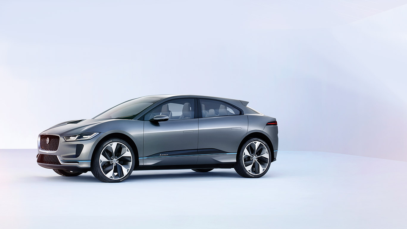 スポーツカーと電気自動車との融合！「ジャガー  I-PACE  eTRORHY」で次世代の電気自動車を追え！