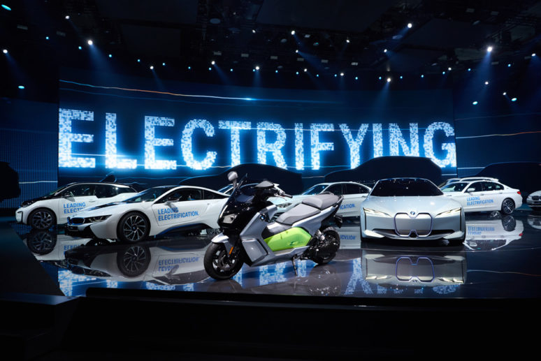 快挙！BMWの電気駆動モデルが25万台以上を突破したぞ！