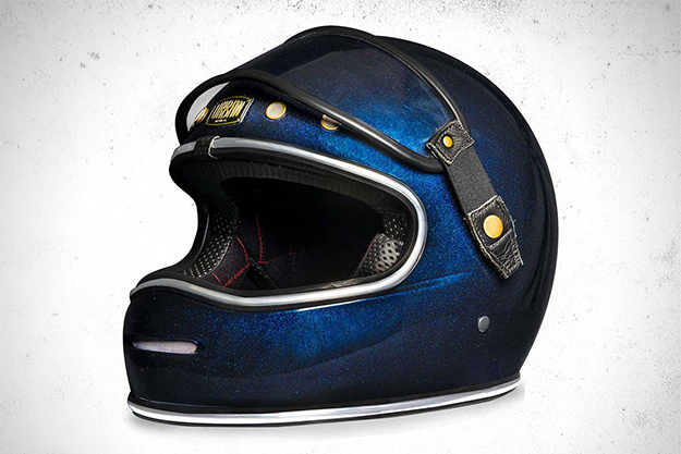 これって当時モノ!? いいえ、ブラジルのヘルメットメーカー「アーバン・ヘルメット」の最新作です！