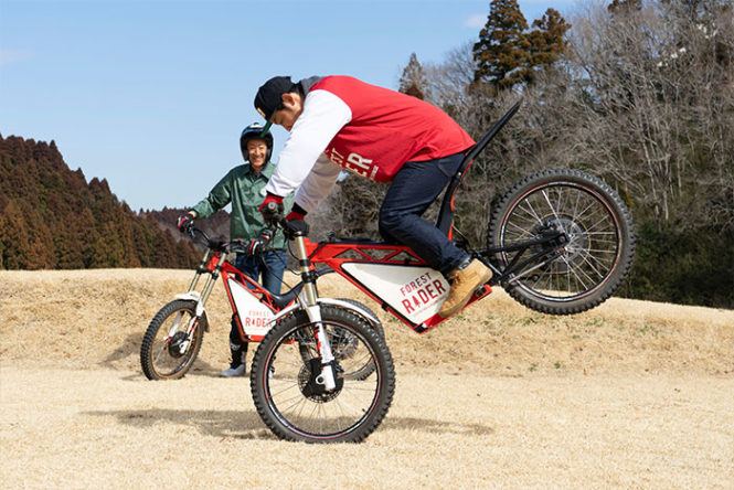 【一日でウィリー習得!?】トライアルの成田匠氏が監修！「Forest Rider」電動バイクスキルアップ講座！