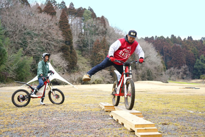 【一日でウィリー習得!?】トライアルの成田匠氏が監修！「Forest Rider」電動バイクスキルアップ講座！