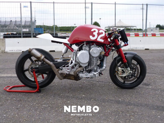 マジかよ！上下逆さまのエンジンで走るバイク「Nembo 32」がついに量産開始！