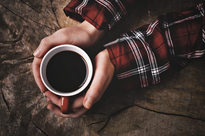眠気対策のカフェインドリンク、どれが一番効果あるの？徹底比較してみた！