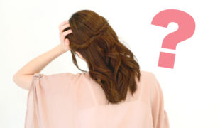 悩む女性