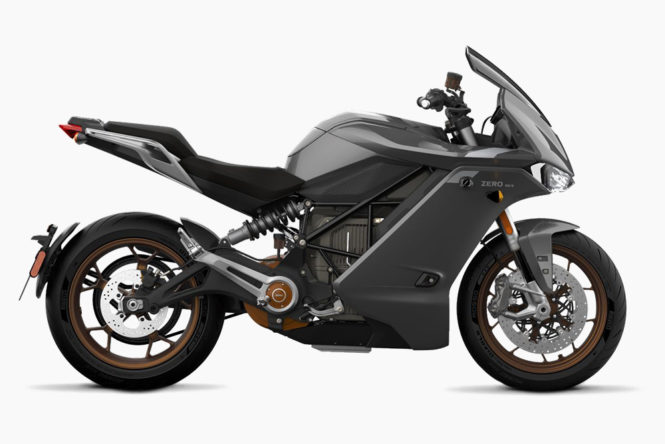 現時点で一番現実的な電動スーパースポーツ!? Zero SR/Sは110馬力のマッスルバイク！