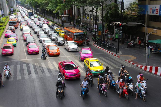 バイクでタクシー!? タイでは日常の「バイタク」って知ってた？