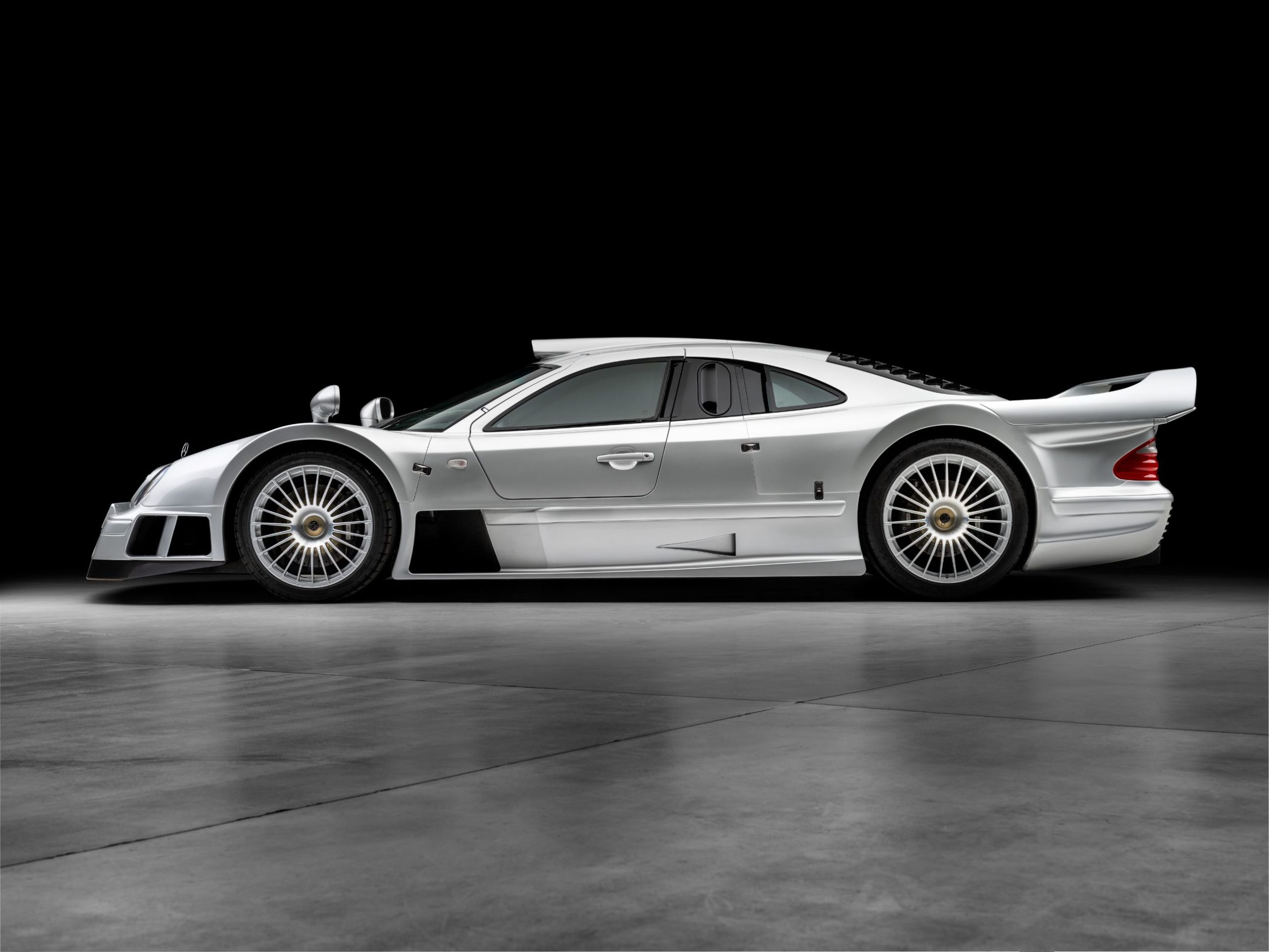 幻のメルセデスベンツ Clk Gtr って知ってる バイクを楽しむショートニュースメディアpaly For Ride プレイフォーライド