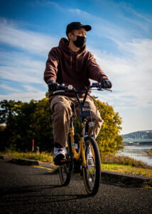【コンパクト電動アシスト自転車】通勤から休日まで、PAS CITY-Cが叶えるストレスフリーな生活