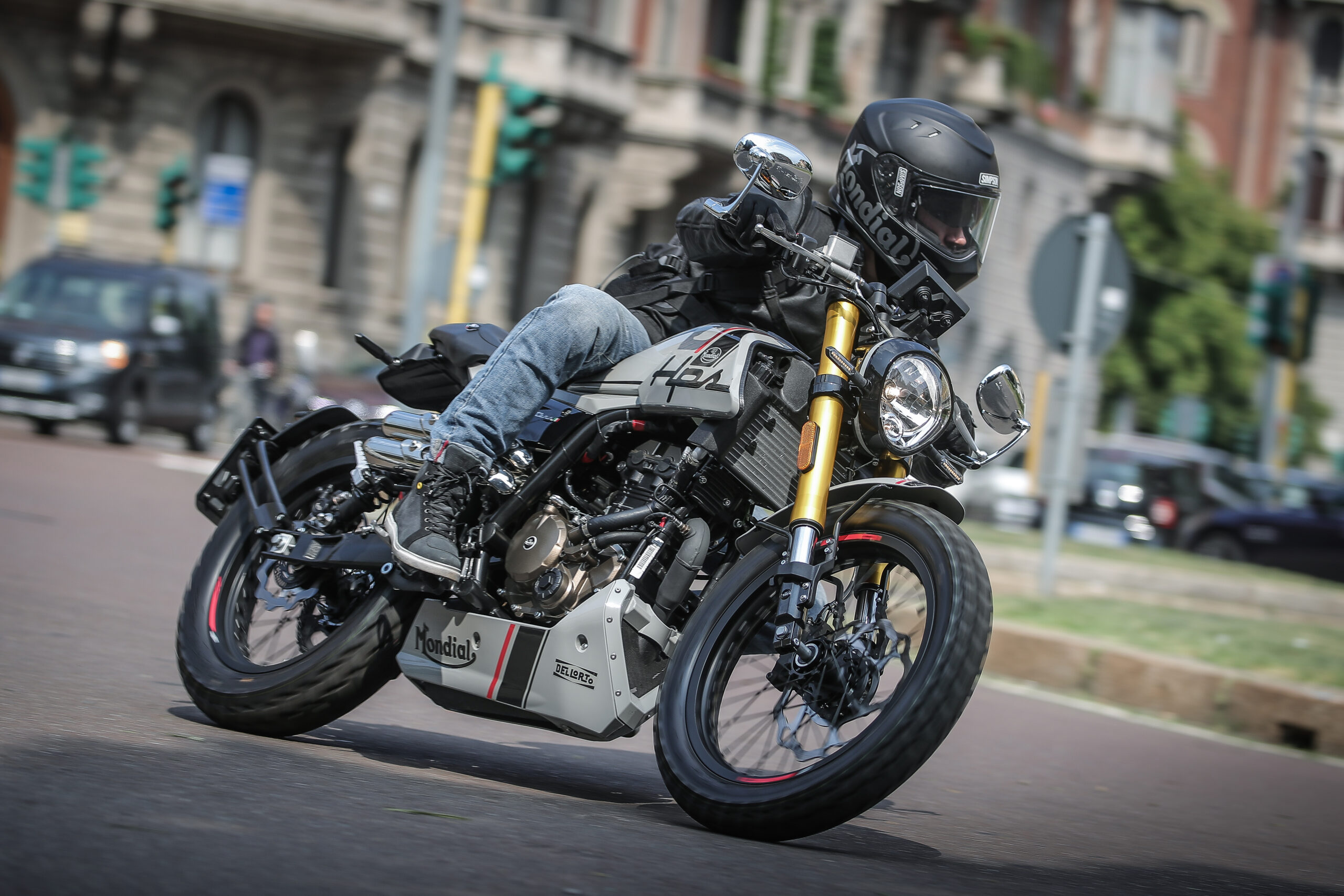 【日本で本格展開】イタリア名門バイクメーカー「F.Bモンディアル」とは？