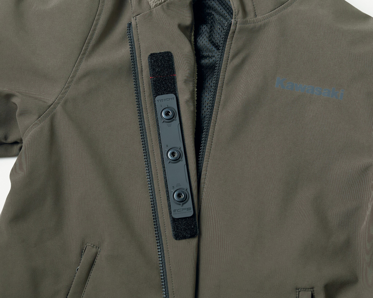 【カワサキ×RSタイチ】プロテクター内蔵とは思えないオシャレなジャケットがカワサキプラザで発売中！
