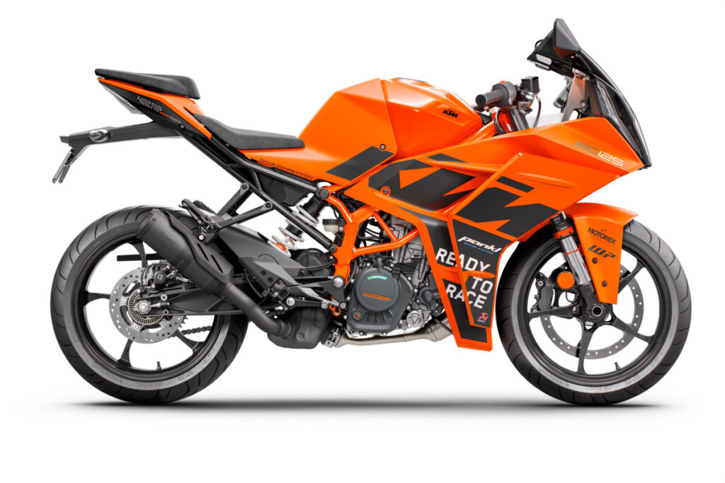 GPグラフィックに注目！KTMのスーパースポーツ「RC390」「RC125」の2023年モデルが発表！