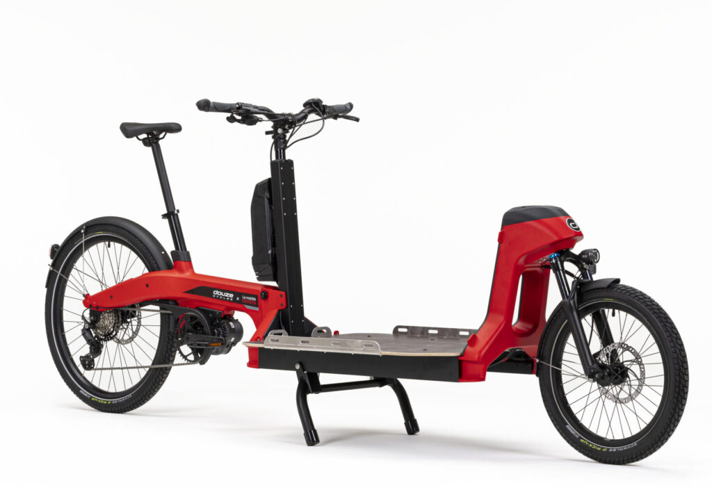 子どもが3人乗れる!? トヨタがフランスで電動カーゴバイク「DOUZE Cycles × Toyota Mobility」を9月に発売！