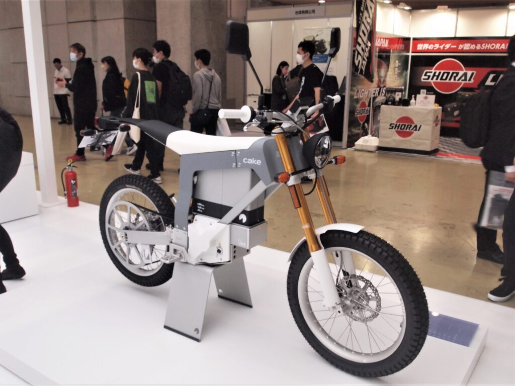 5月から発売開始！ミニマルデザインが魅力のプレミアム電動バイクメーカー「CAKE」【東京モーターサイクルショー2023】