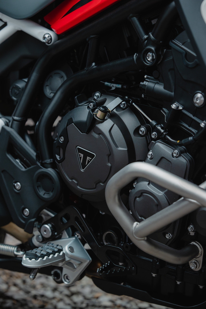 【バハ・アラゴンの優勝記念モデル】トライアンフ「タイガー900」シリーズに特別なアラゴンエディションが登場！