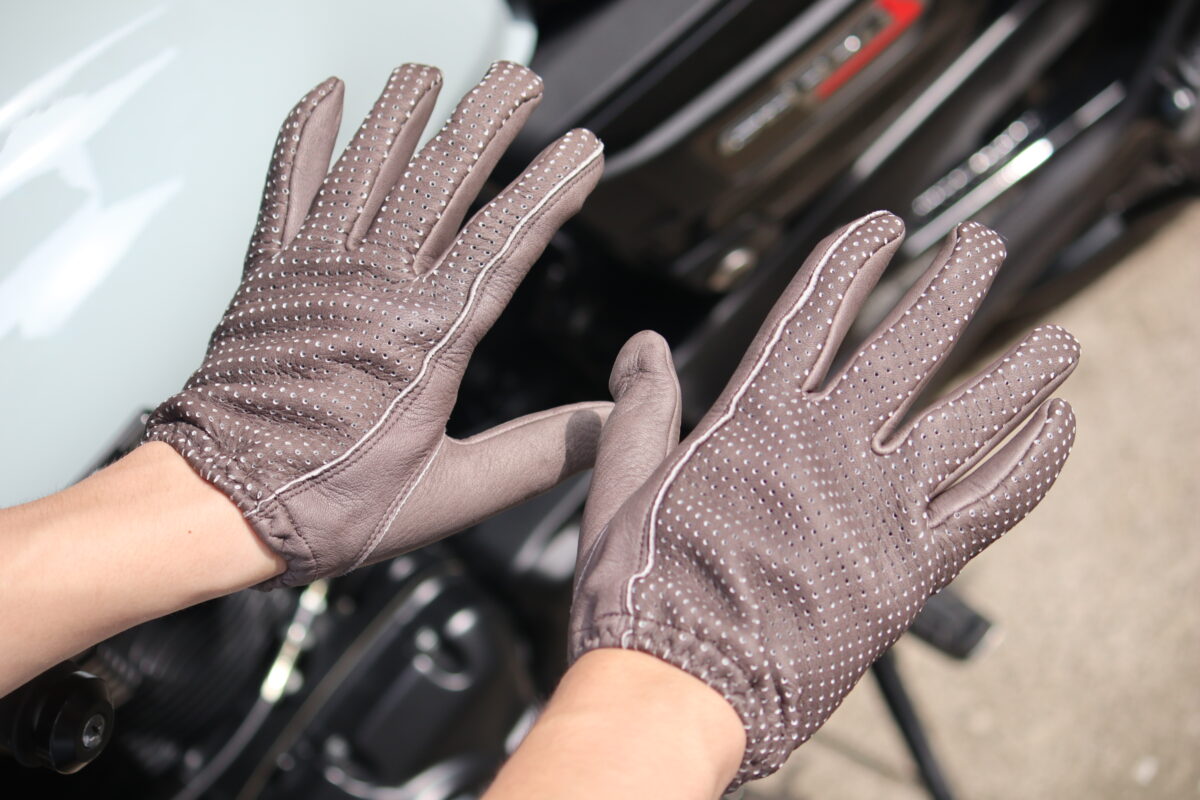 クラシックバイクとの相性バツグンのLAMP GLOVES パンチンググローブ