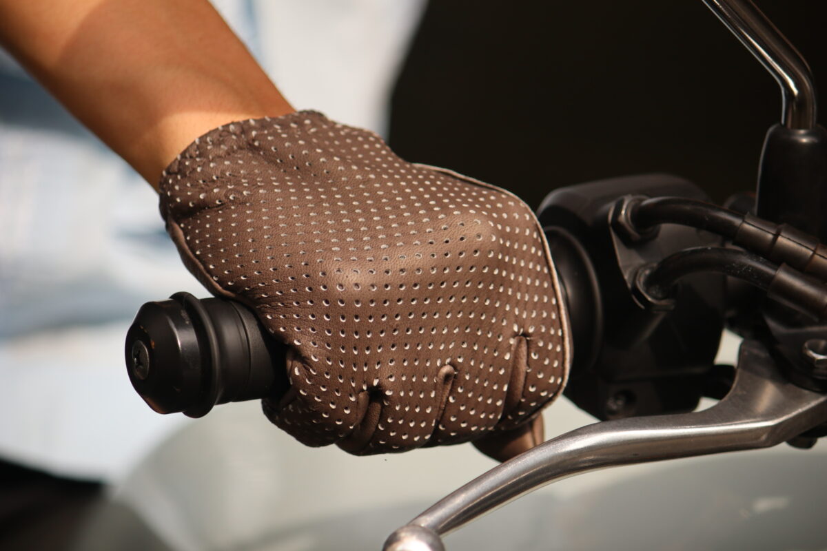 クラシックバイクとの相性バツグンのLAMP GLOVES パンチンググローブ