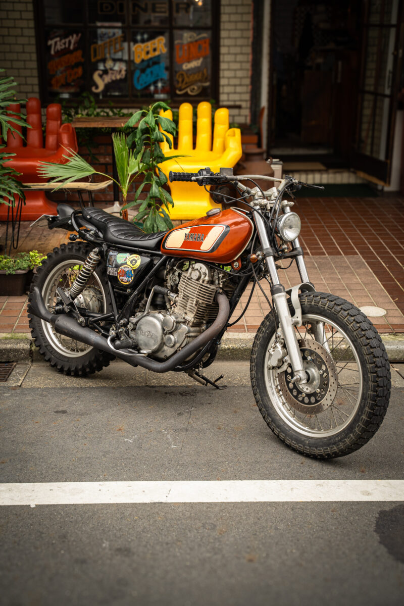 BRAT STYLEのSR400を駆るハンバーガー専門店の店主