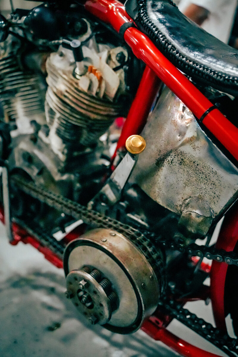 ティファニーの壺から着想を得たナックルヘッドチョッパー