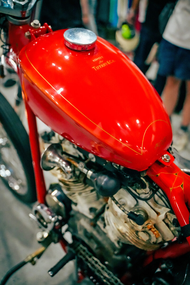 ティファニーの壺から着想を得たナックルヘッドチョッパー