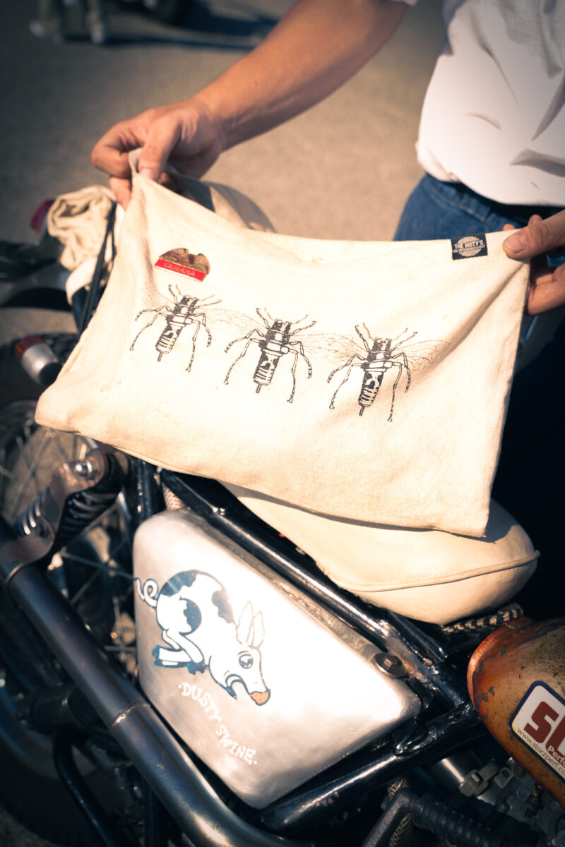 小さくて少し古いヤマハ