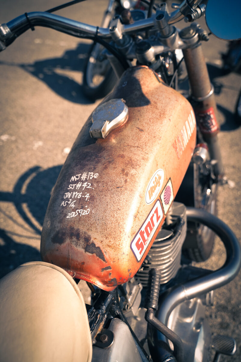 小さくて少し古いヤマハ