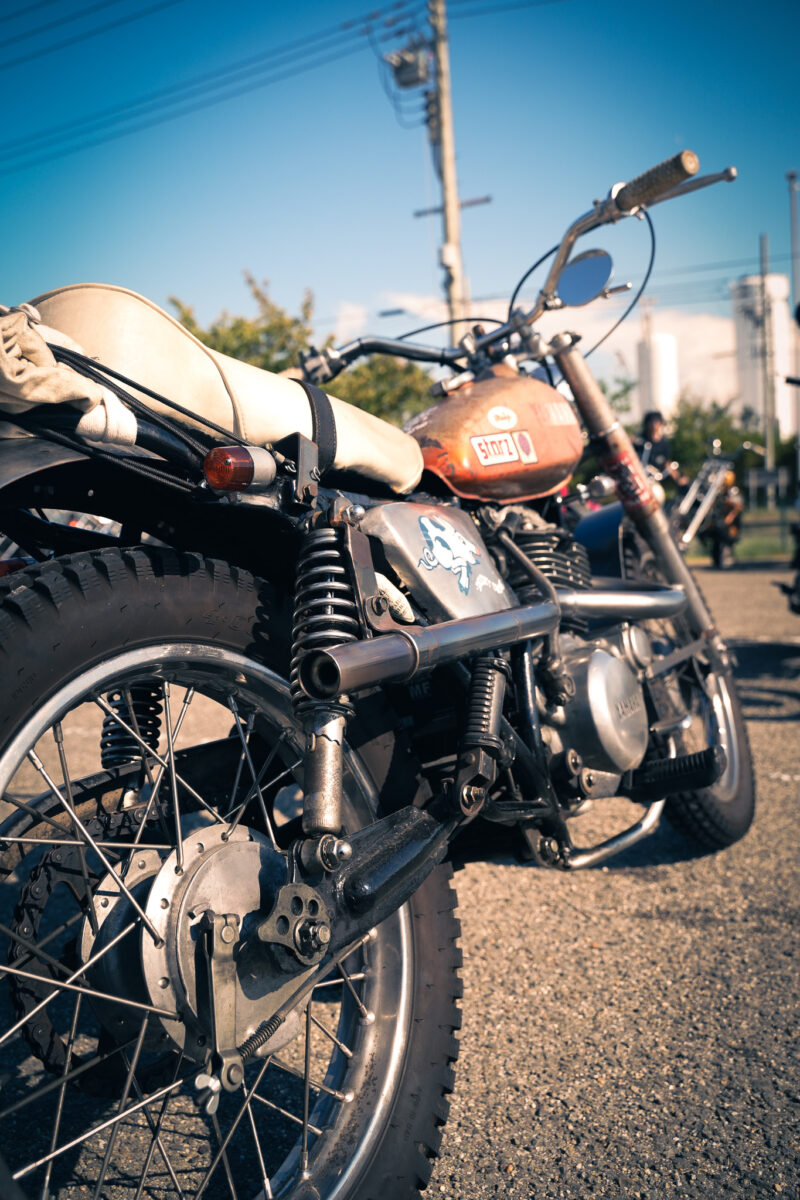 小さくて少し古いヤマハ