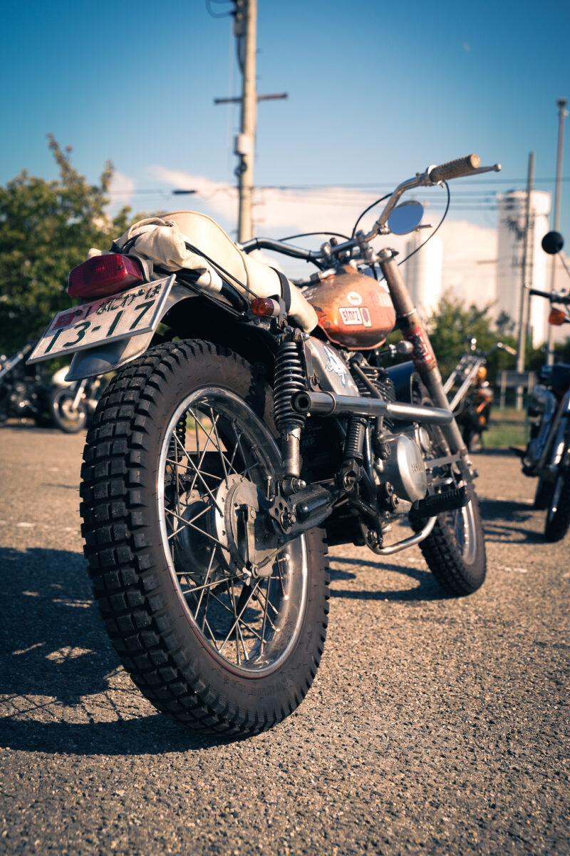 小さくて少し古いヤマハ