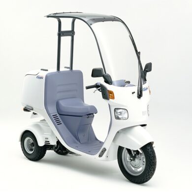 ジャイロキャノピーはノーヘルOK？ヘルメットがいらない秘密とは